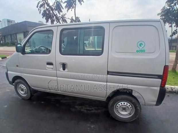 Suzuki Eeco 2023 White