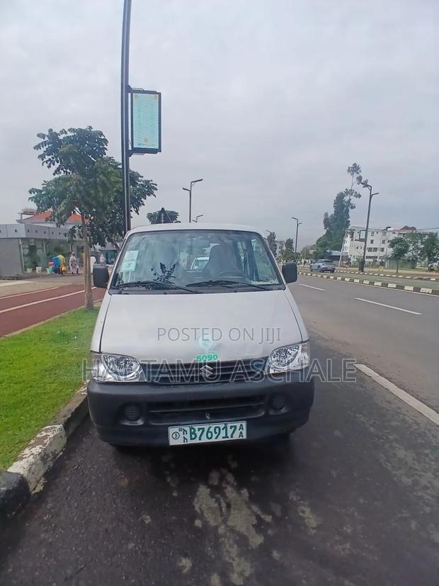 Suzuki Eeco 2023 White