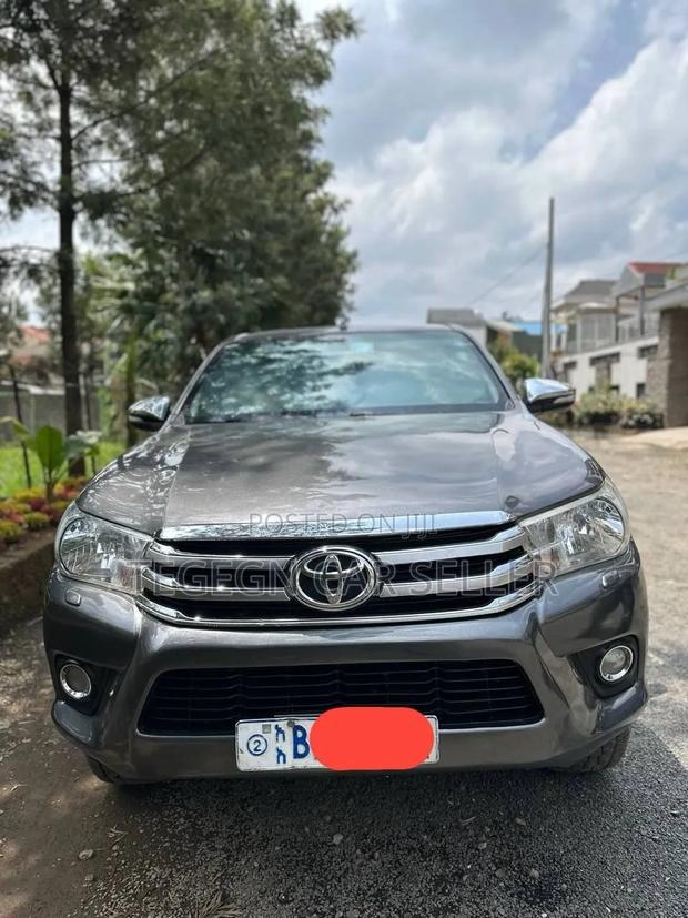 Toyota Hilux 2017 Gray