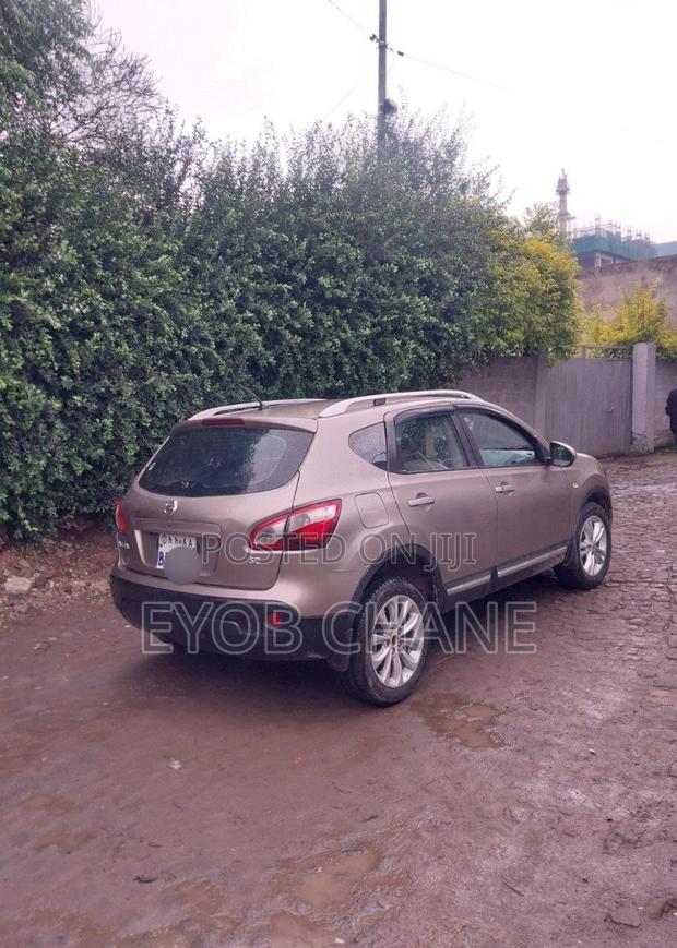 Nissan Qashqai 2012 Beige