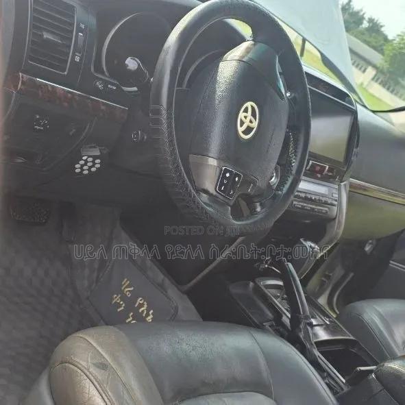 Toyota Land Cruiser 2009 Silver