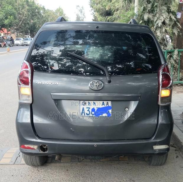 Toyota Avanza 2012 Black