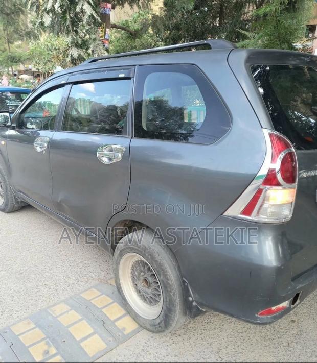 Toyota Avanza 2012 Black