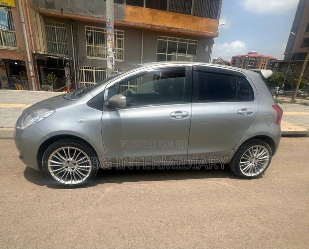Toyota Yaris 1.3 2006 Silver