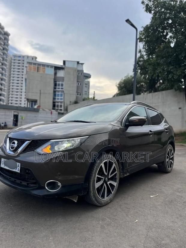 Nissan Qashqai 2017 Brown