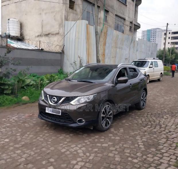 Nissan Qashqai 2017 Brown