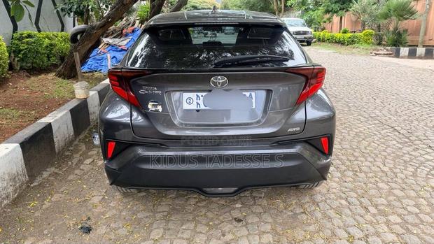 Toyota C-HR Limited 2022 Gray