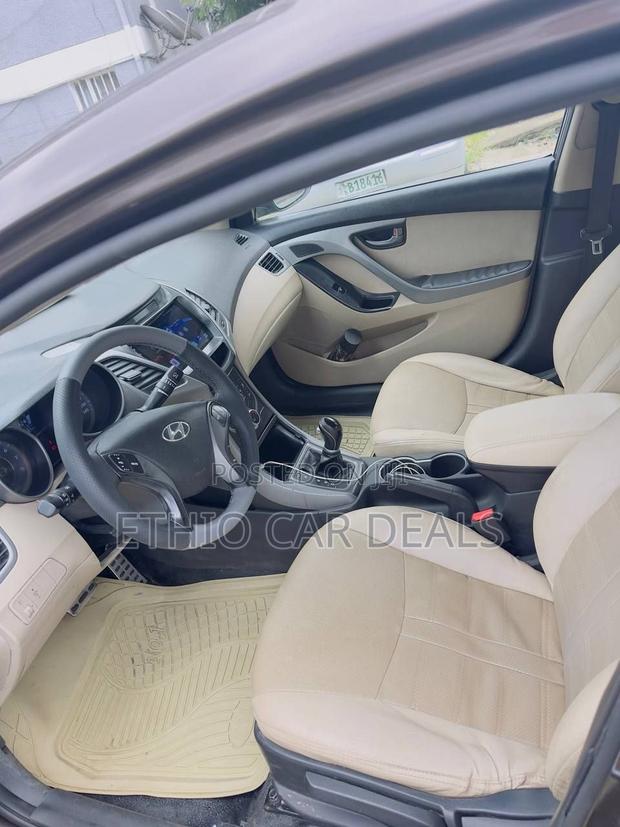 Hyundai Elantra 2014 Brown