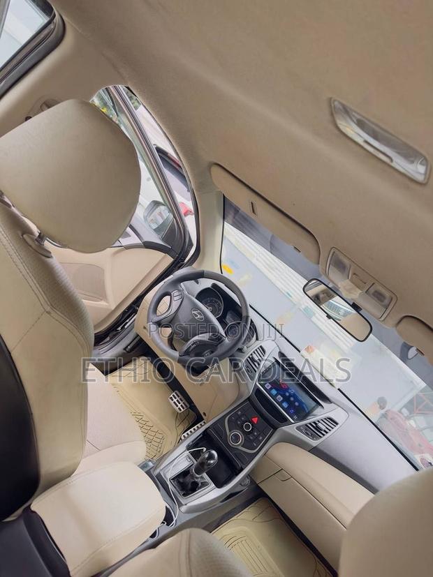Hyundai Elantra 2014 Brown