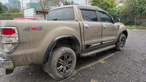 Ford Ranger Wildtrak 2021 Gold