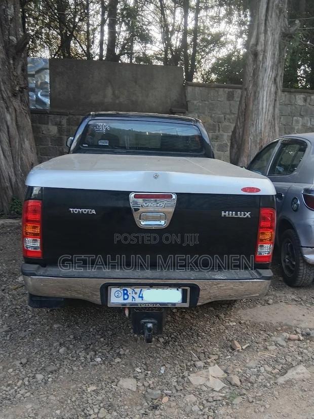 Toyota Hilux 2008 Black