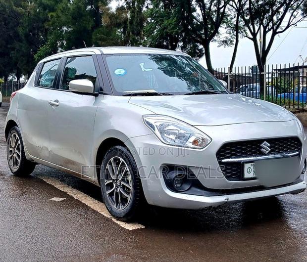 Suzuki Swift 2022 Silver