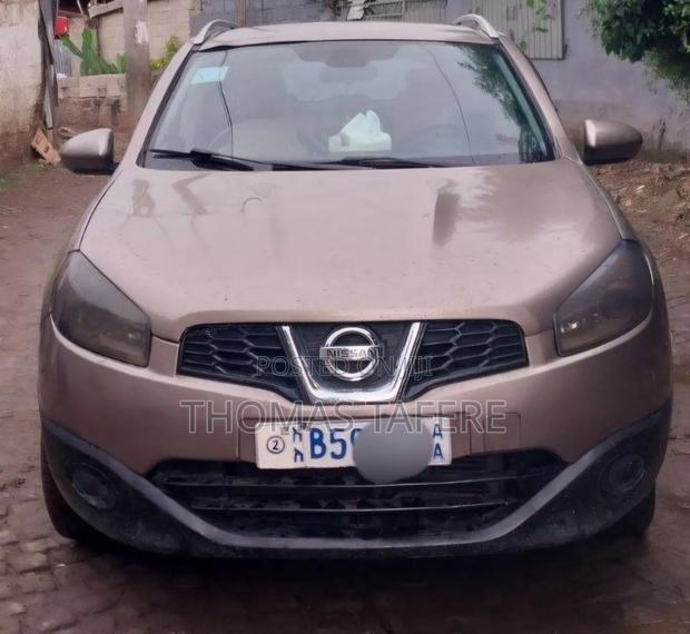 Nissan Qashqai 2012 Gray