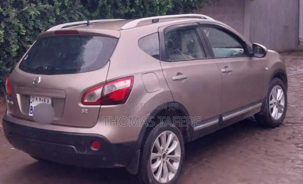 Nissan Qashqai 2012 Gray