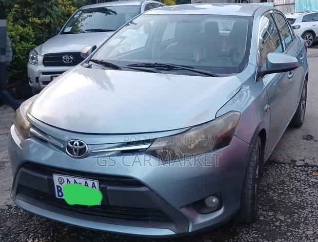 Toyota Yaris 2015 Blue