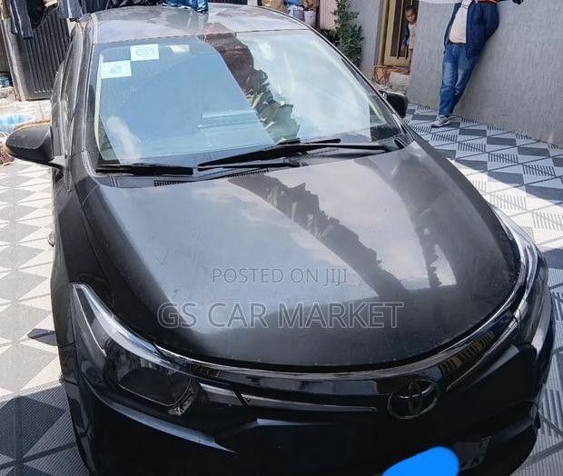 Toyota Yaris 2016 Gray