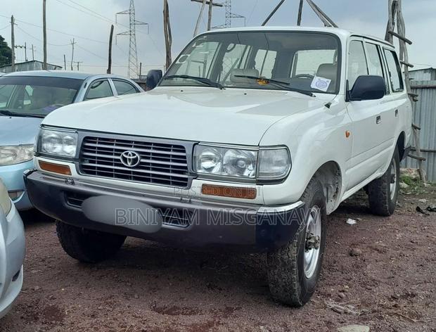 Toyota Land Cruiser 90 1997 White