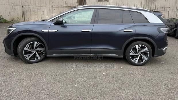Volkswagen ID.6 2023 Blue