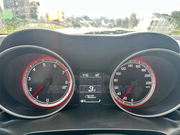 Suzuki Swift 2022 White