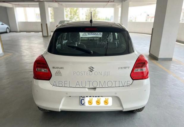 Suzuki Swift 2022 White