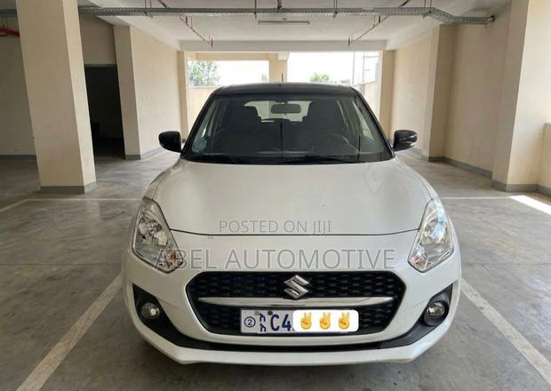 Suzuki Swift 2022 White