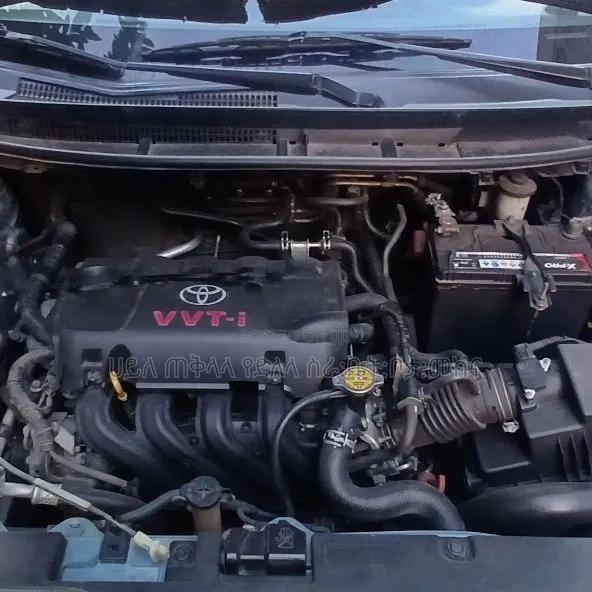Toyota Yaris 2015 Maroon