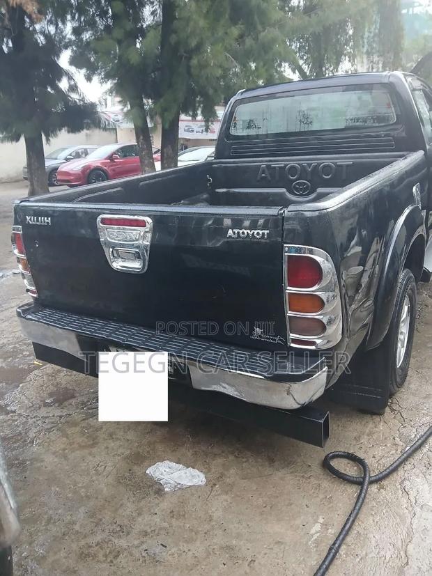 Toyota Hilux 2010 Black