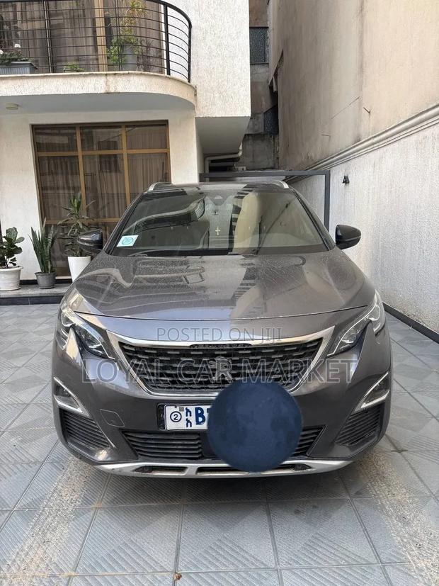 Peugeot 5008 2020 Gray