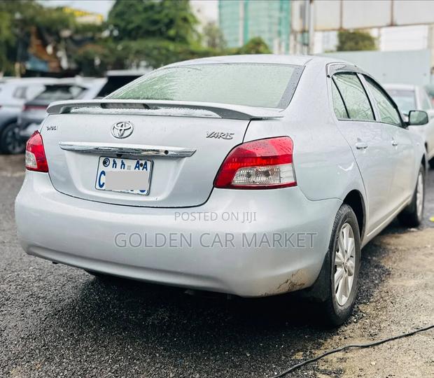 Toyota Yaris 2011 White