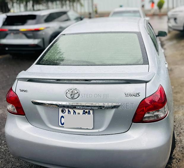 Toyota Yaris 2011 White