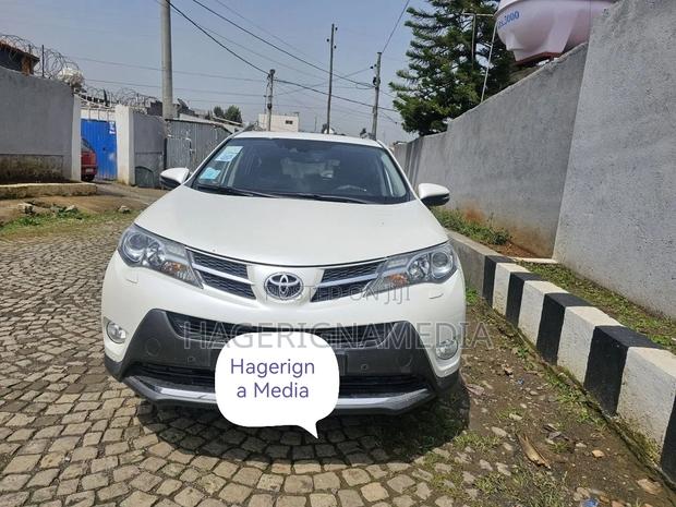 Toyota RAV4 2015 White