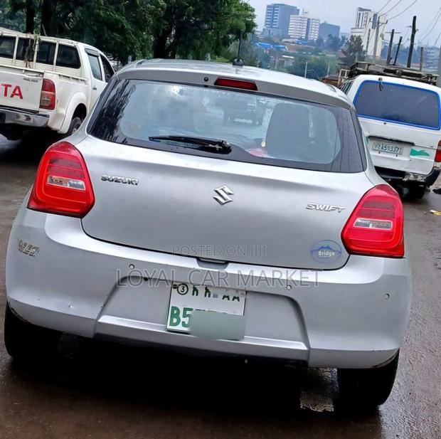 Suzuki Swift 2022 Gray