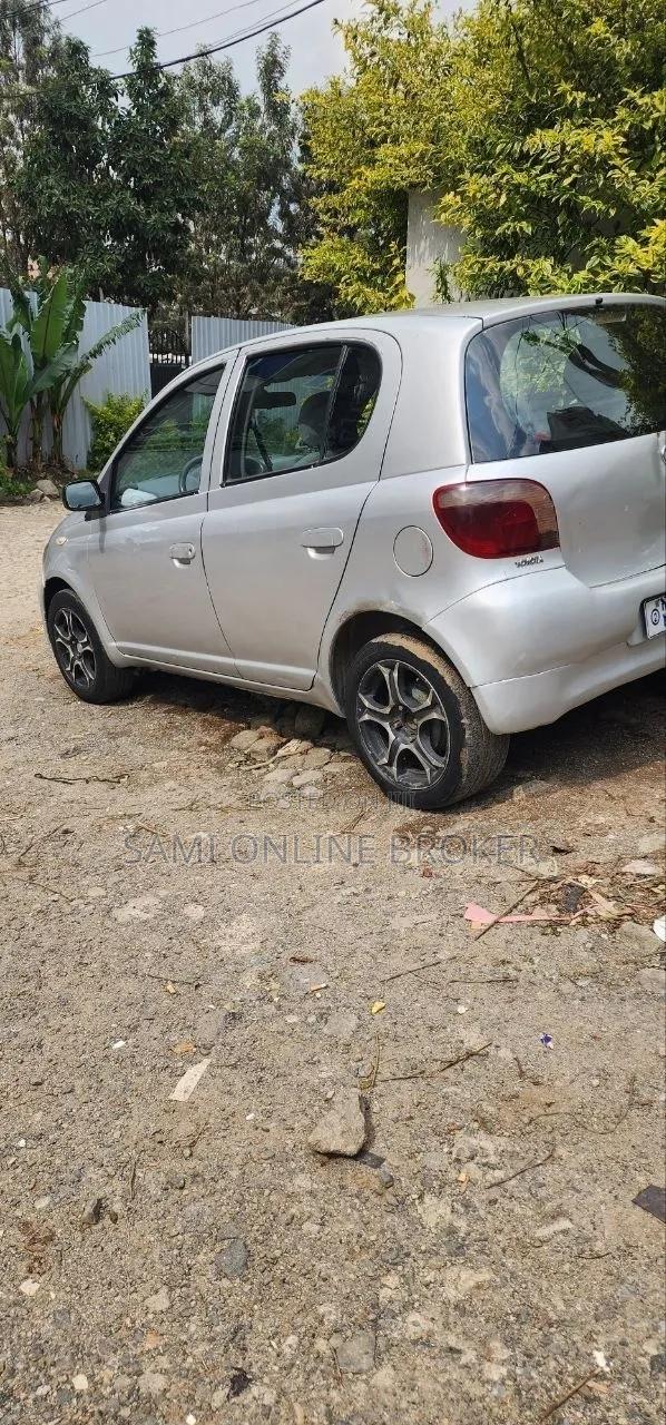 Toyota Vitz 1999 Gray