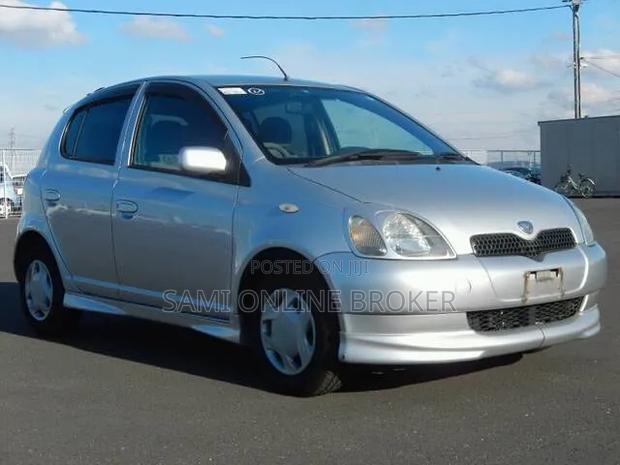 Toyota Vitz 1999 Gray