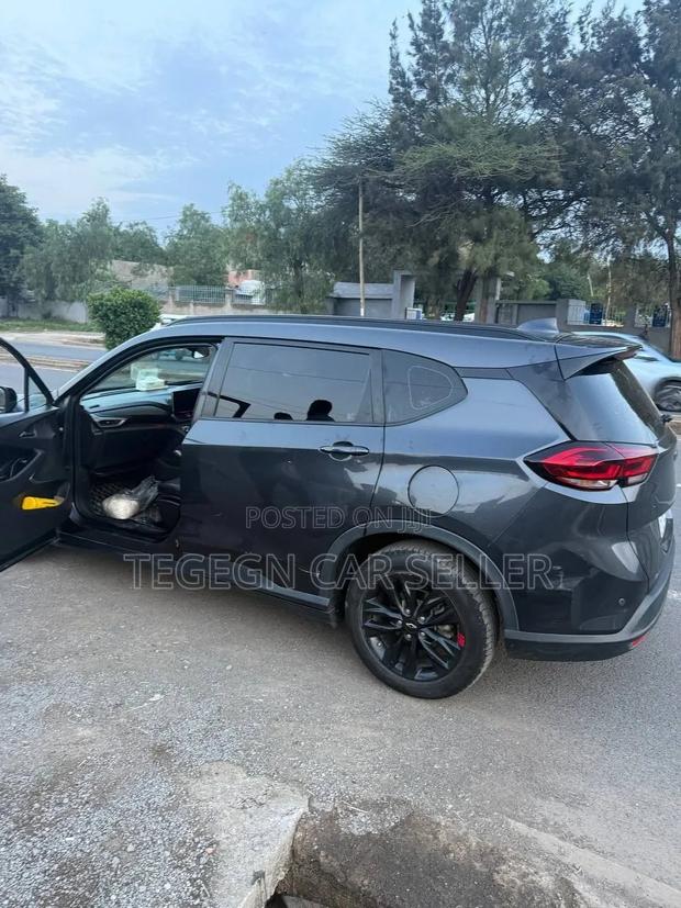 Chevrolet Orlando 2024 Black