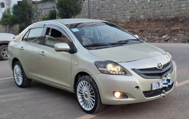 Toyota Yaris 2007 Gold