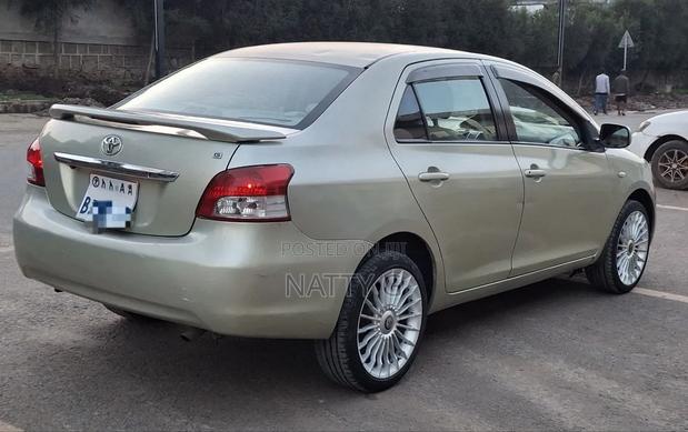 Toyota Yaris 2007 Gold