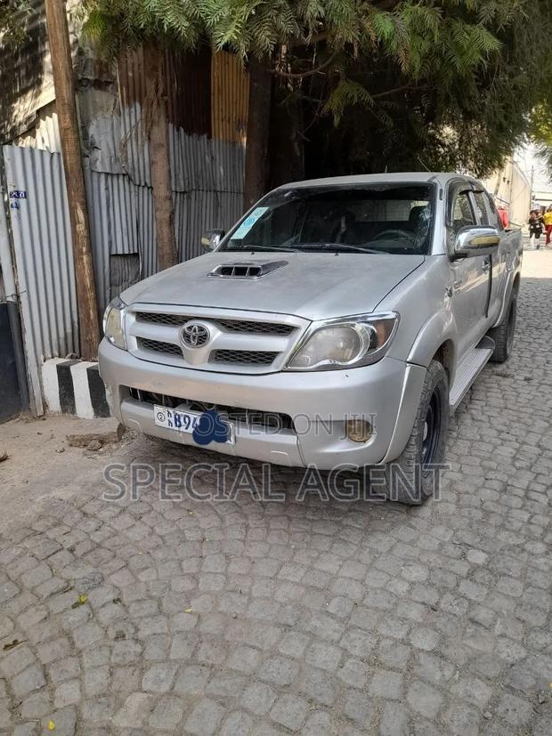 Toyota Hilux 2007 Silver