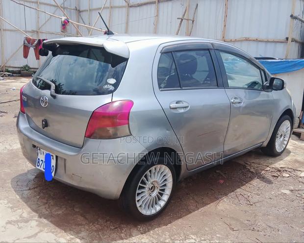 Toyota Yaris 2008 Gray