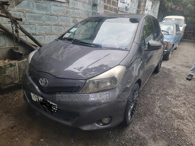 Toyota Yaris 2014 Gray