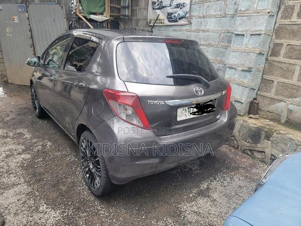 Toyota Yaris 2014 Gray