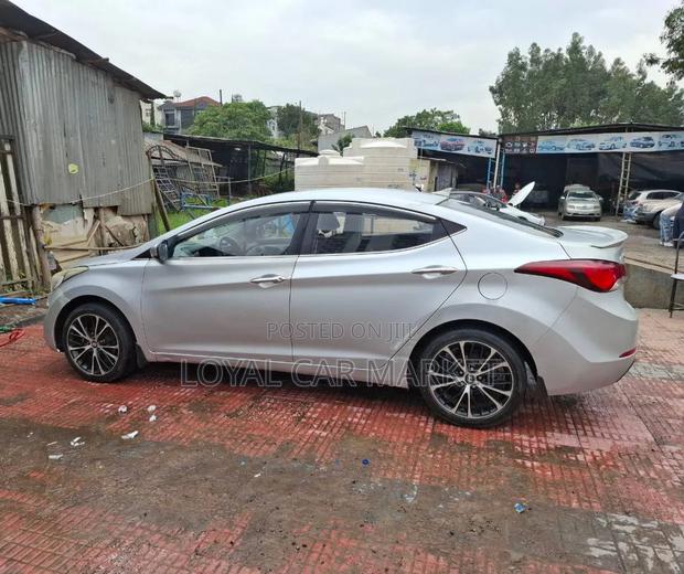 Hyundai Avante 2015 Silver