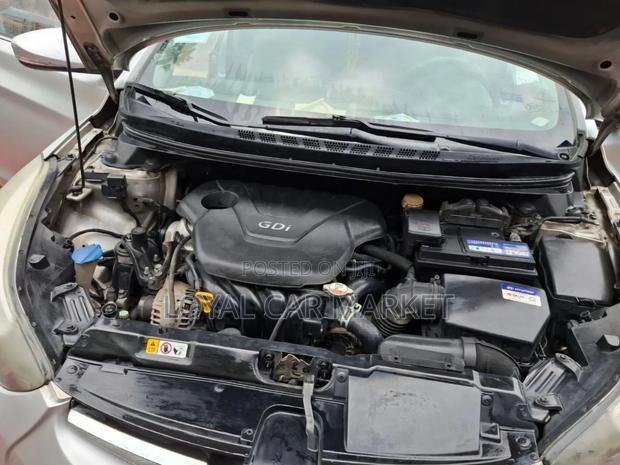 Hyundai Avante 2015 Silver