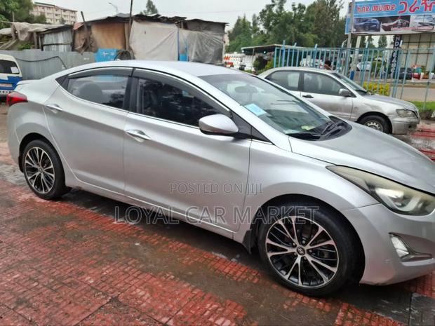 Hyundai Avante 2015 Silver