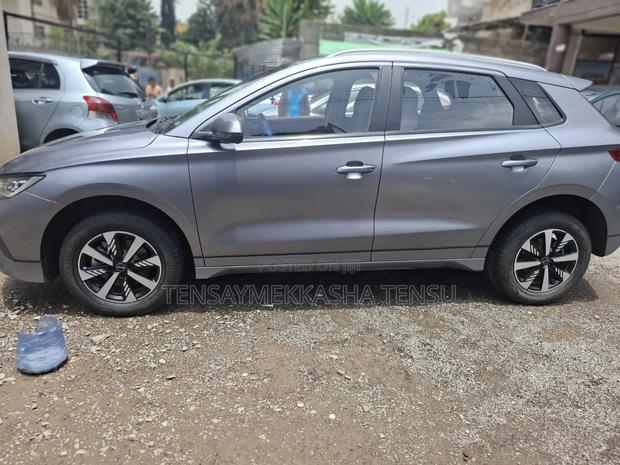 New BYD E2 43 kWh 94 hp FWD 2024 Gray