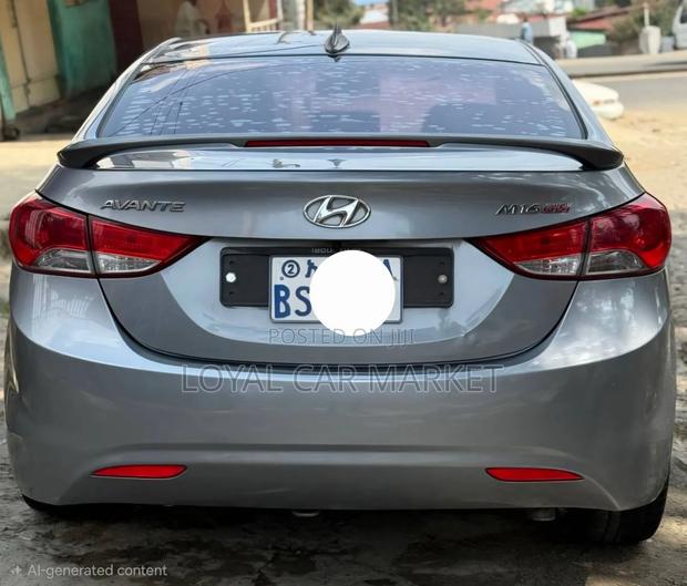Hyundai Avante 2013 Silver