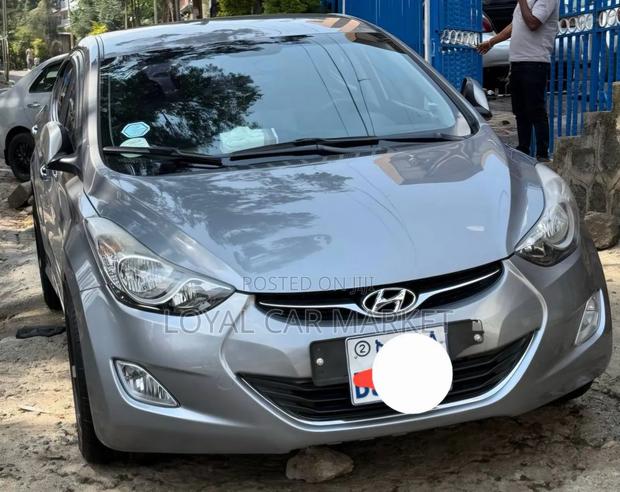 Hyundai Avante 2013 Silver