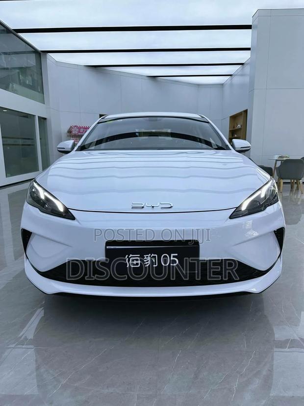 New BYD Seal 05 DM-i 2025 White
