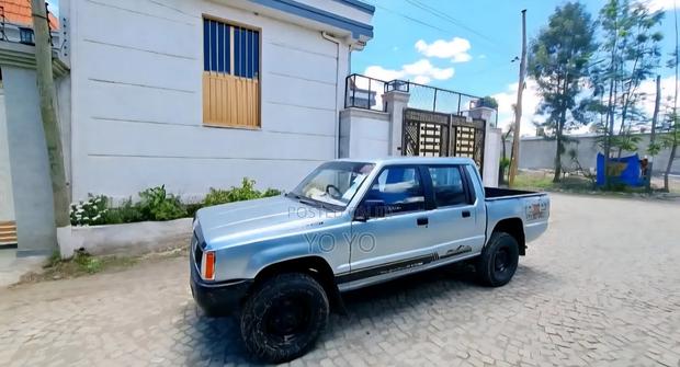 Mitsubishi L200 2000 Silver