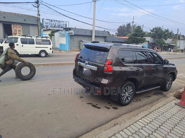 Toyota Land Cruiser Prado 2019 Brown